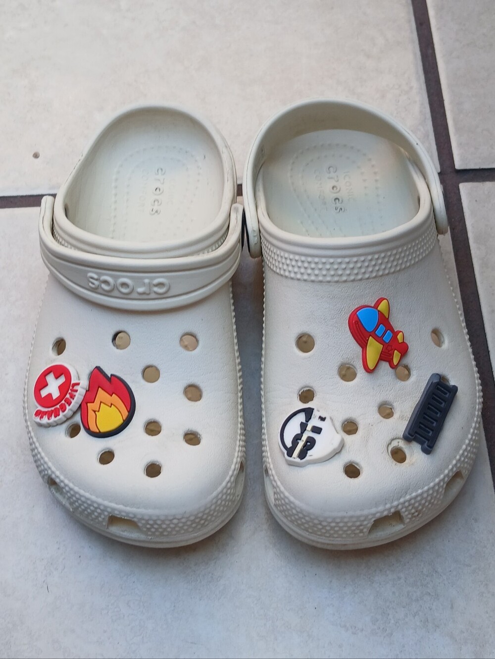 Crocs Kids Off White Classic Clogs | Sz C 13 - Picture 2 of 8